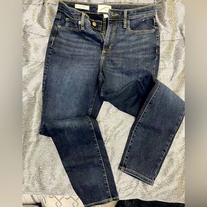 Universal Thread Goods Co. women high rise skinny jeans SIZE 6 (28R)